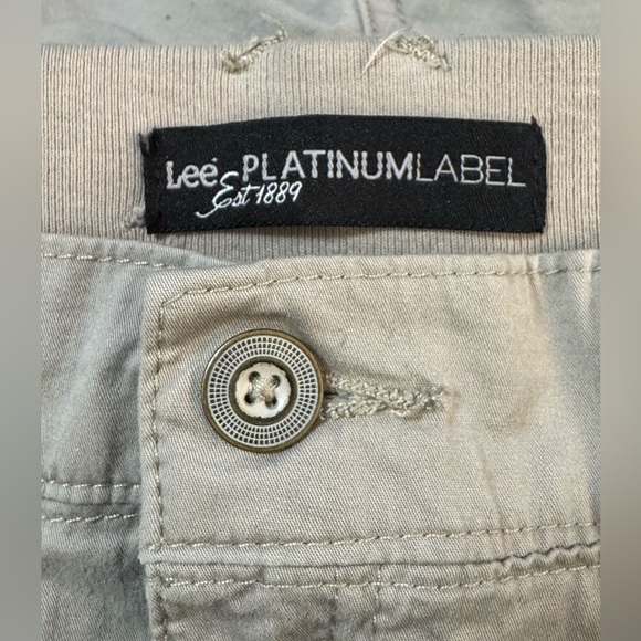 Lee Platinum Label EST 1889 Tan Shorts Women Size 16 Medium - Picture 3 of 13